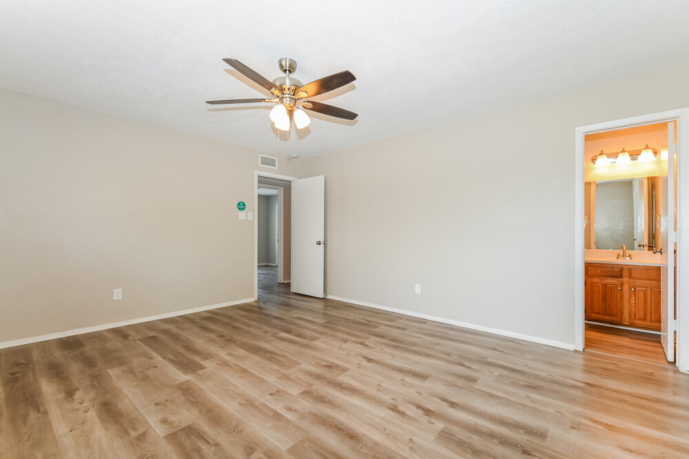 Building Photo - 1301 Southridge Dr