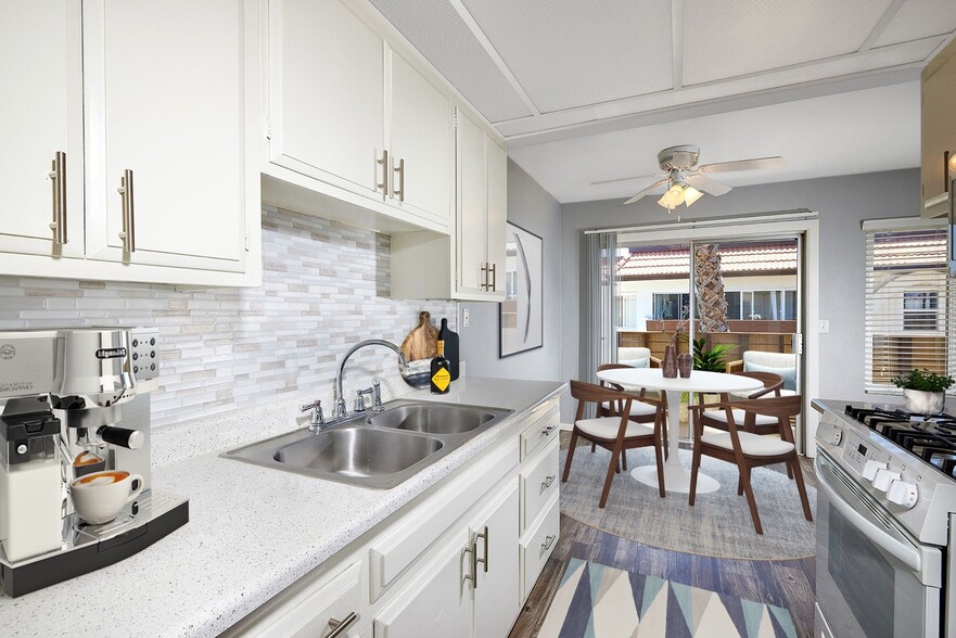 Building Photo - Villa Del Mar Apartments (new)