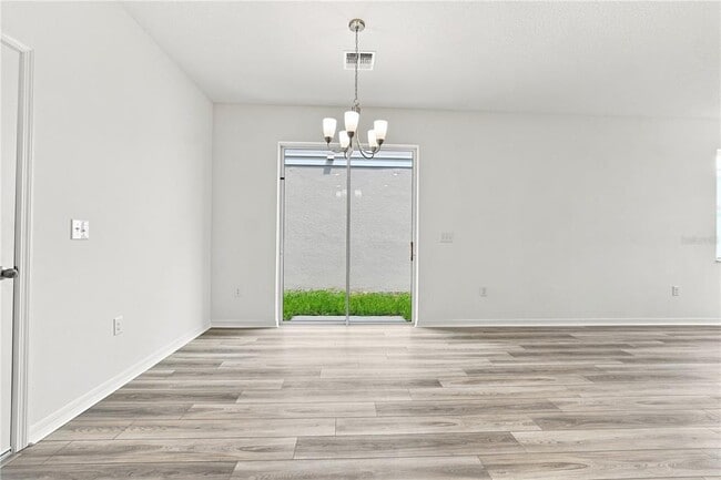 Building Photo - 9588 Westside Hls Dr