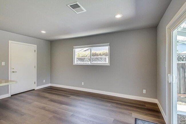 Building Photo - 4401 Castanos St