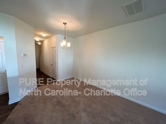 Building Photo - 7627 Galvin St