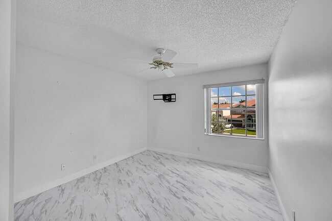 Building Photo - 7306 Michigan Isle Rd