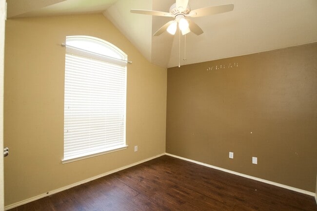 Building Photo - 2710 Sockeye Dr