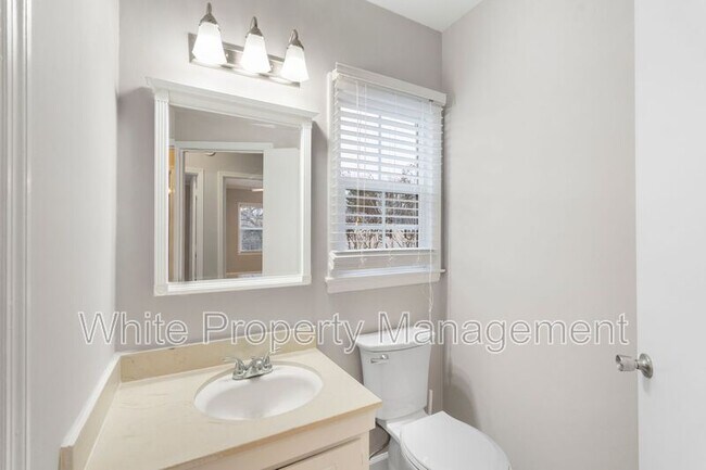 Building Photo - 5949 Quail Hollow Rd