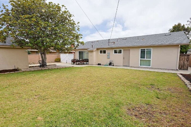 Building Photo - 12581 Foster Rd