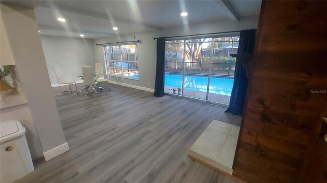 Building Photo - 1811 Forest Dr