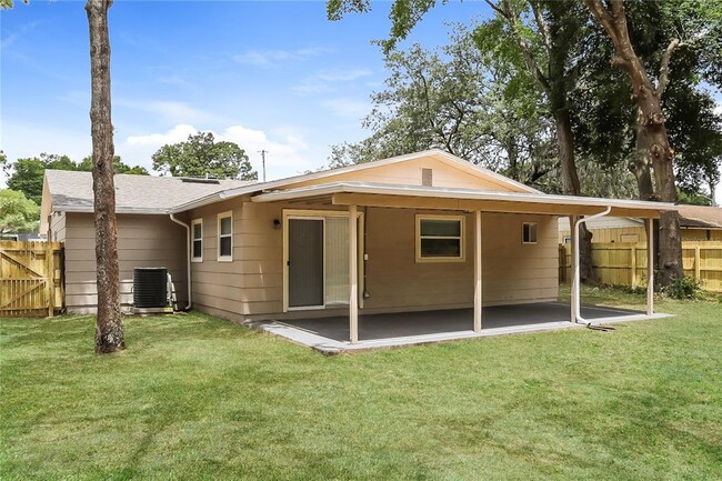 Building Photo - 7733 Range Dr