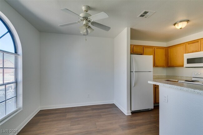 Building Photo - 2963 Juniper Hills Blvd