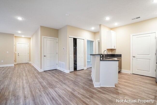 Building Photo - 5677 Laurel Pine Ln