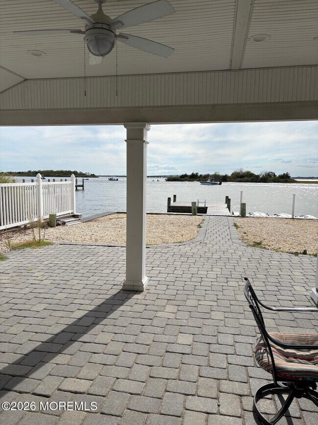 Building Photo - 11 Harborside Dr W