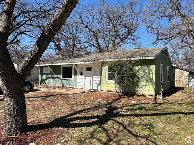 Building Photo - 4313 Kings Oaks Ln