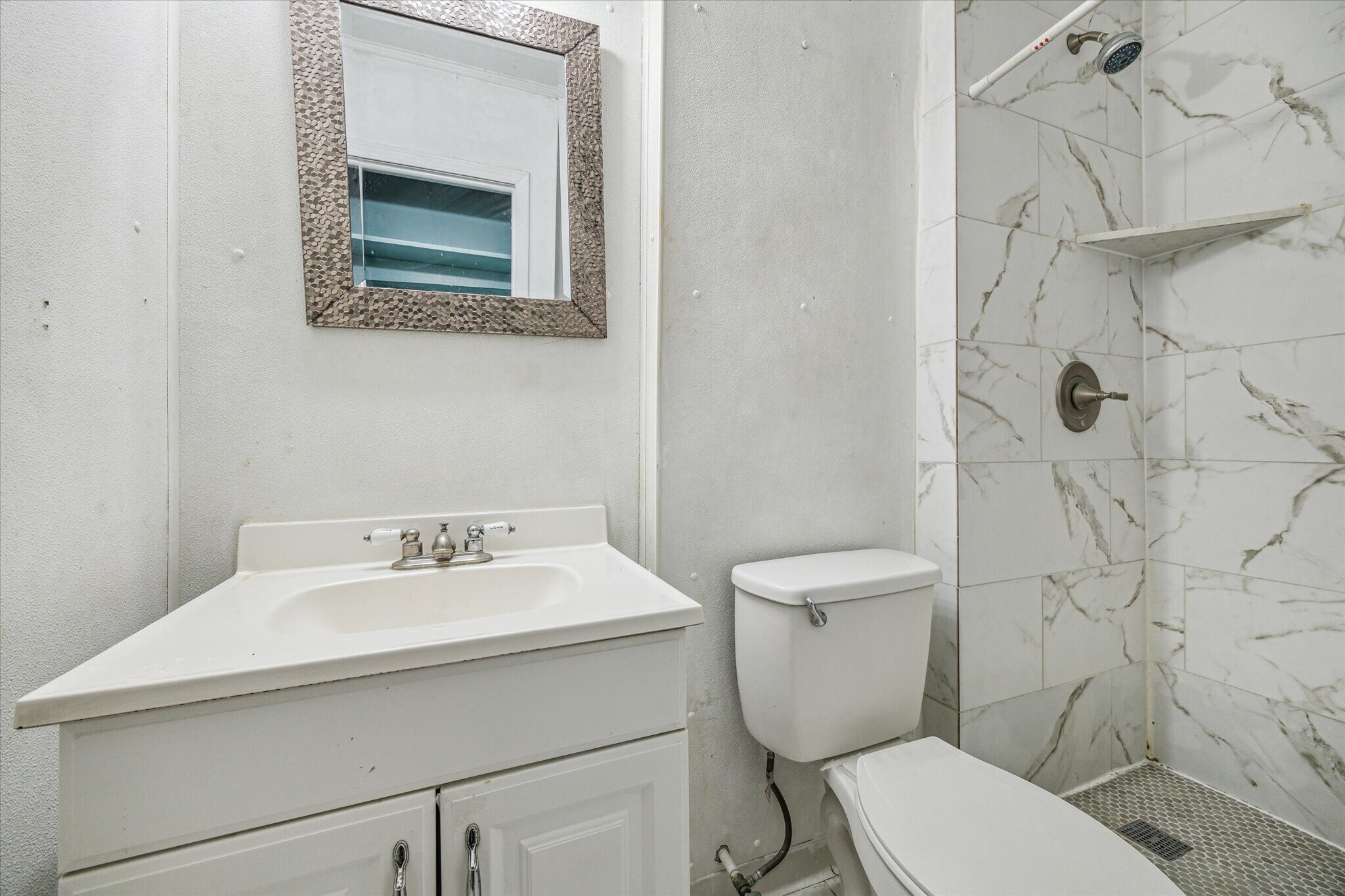 Building Photo - 538 Glenvale Dr
