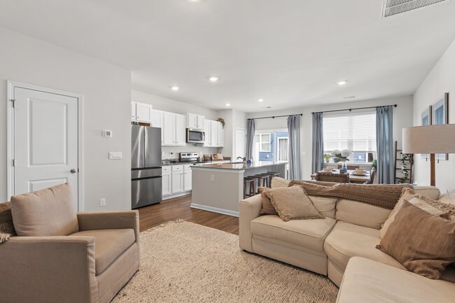 Building Photo - 4686 Wildaire Ln
