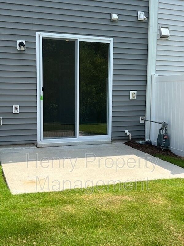 Building Photo - 775 Amarra Dr