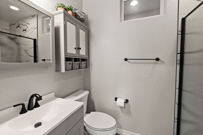 Building Photo - 6679 Bethesda Point