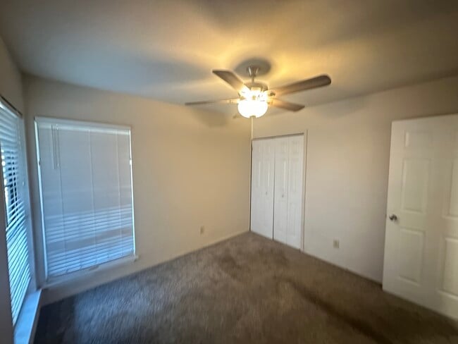 Building Photo - 2601 Driskill Dr