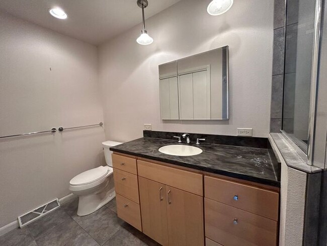 Building Photo - $3,350 | 5 Bedroom, 2.5 Bathroom House | P...