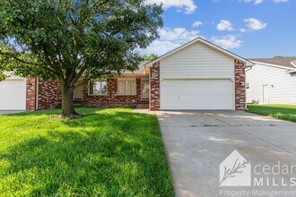 Building Photo - 3 BED, 3 BATH DOUGLAS AND MAIZE