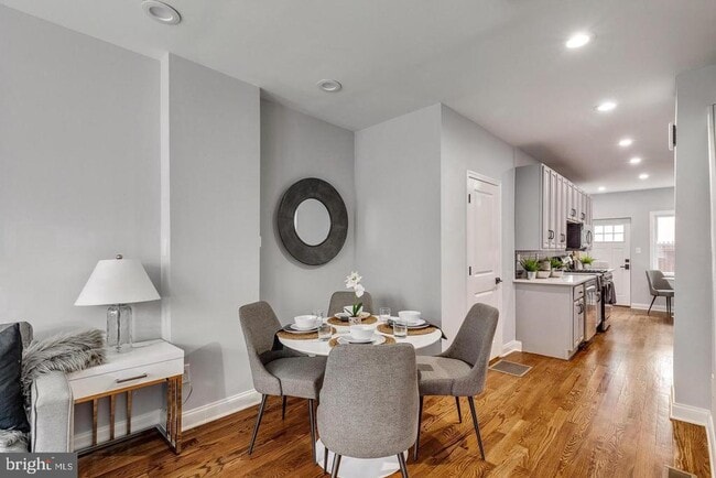 Building Photo - 1553 S Woodstock St