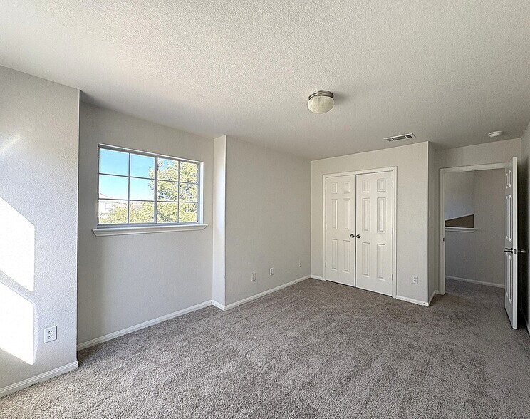 Building Photo - 6502 Griffith Loop