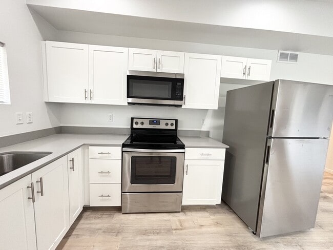 Building Photo - 1090 S 1100 E