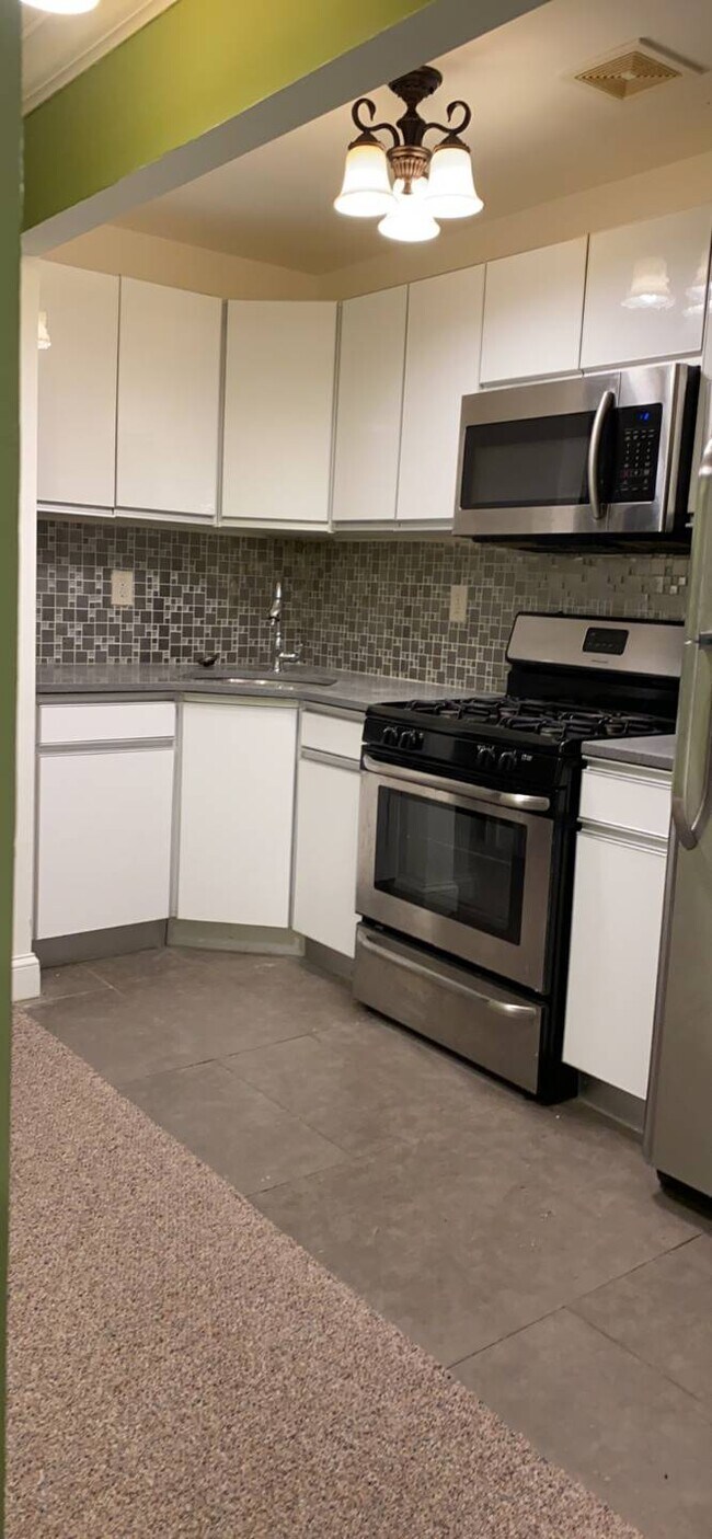 Building Photo - 219-15 137th Rd