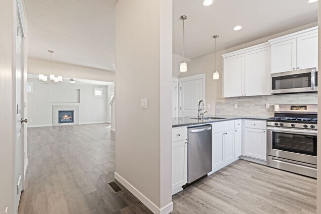 Building Photo - GORGEOUS 3bd/2.5ba Payette Duplex w/Modern construction, pristine condition, and ready for you!