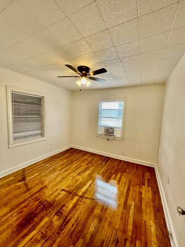 Building Photo - 1633 N 18th St