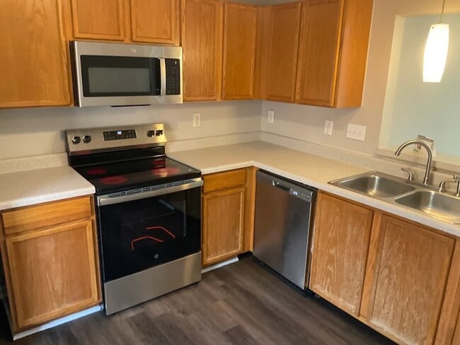 Building Photo - 328 Tanner Ct