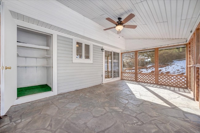 Building Photo - 518 Hillview Dr