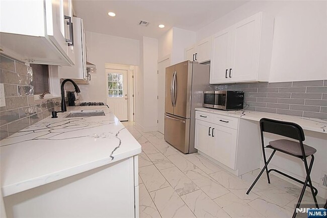 Building Photo - 34 Hilliard Ave