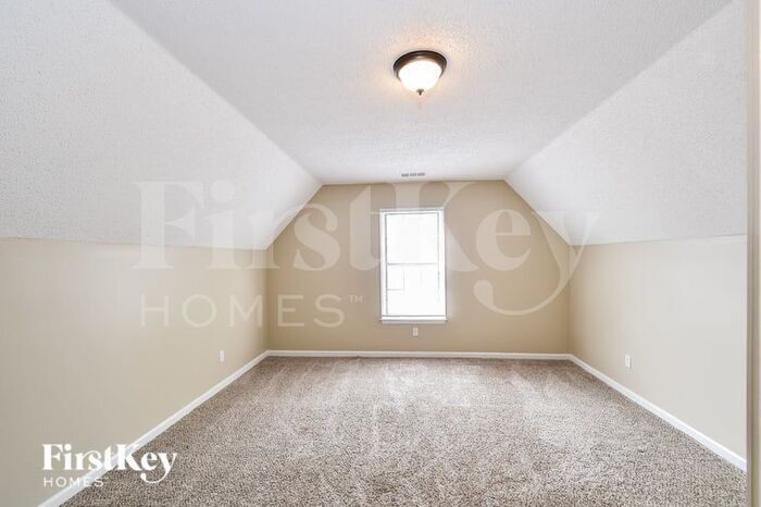 Building Photo - 3734 Oakmoor Cir E