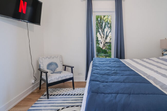 Building Photo - 184 Grand Ave