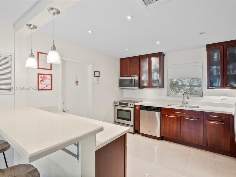 Building Photo - 6315 Cellini St