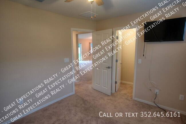 Building Photo - 11302 SW 62nd Cir