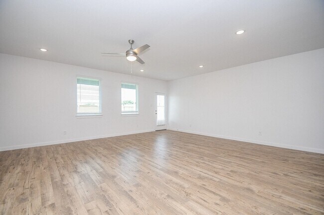Building Photo - 3578 Lovebird Ln
