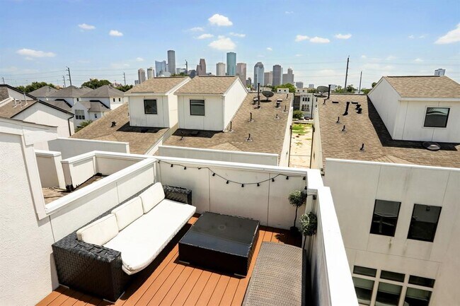 Building Photo - 2106 Colorado St