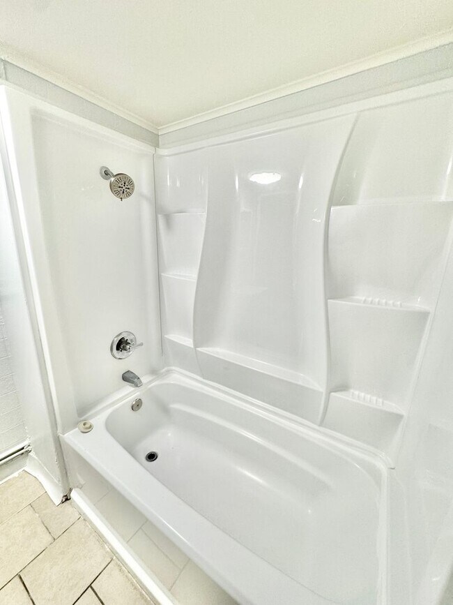 Building Photo - 445-447 West Linden Street