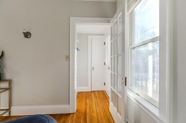 Building Photo - 34 Keith St