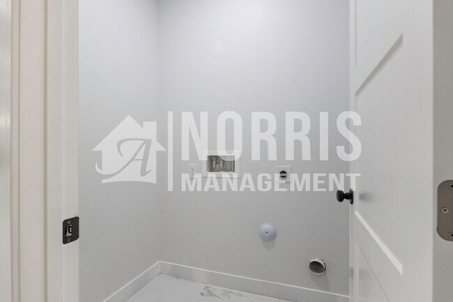 Building Photo - Beautiful Brand New Home