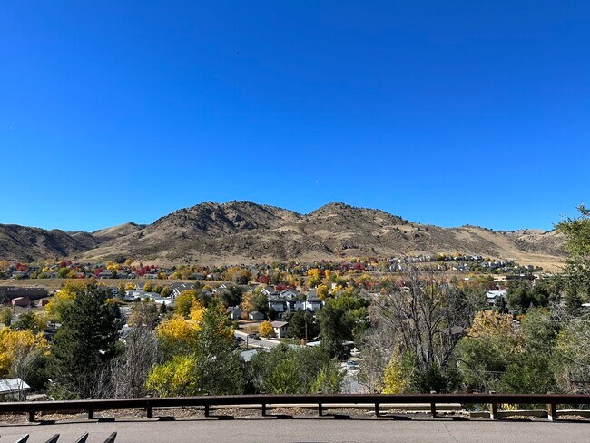 unobstructed front view! - 352 Goldco Cir
