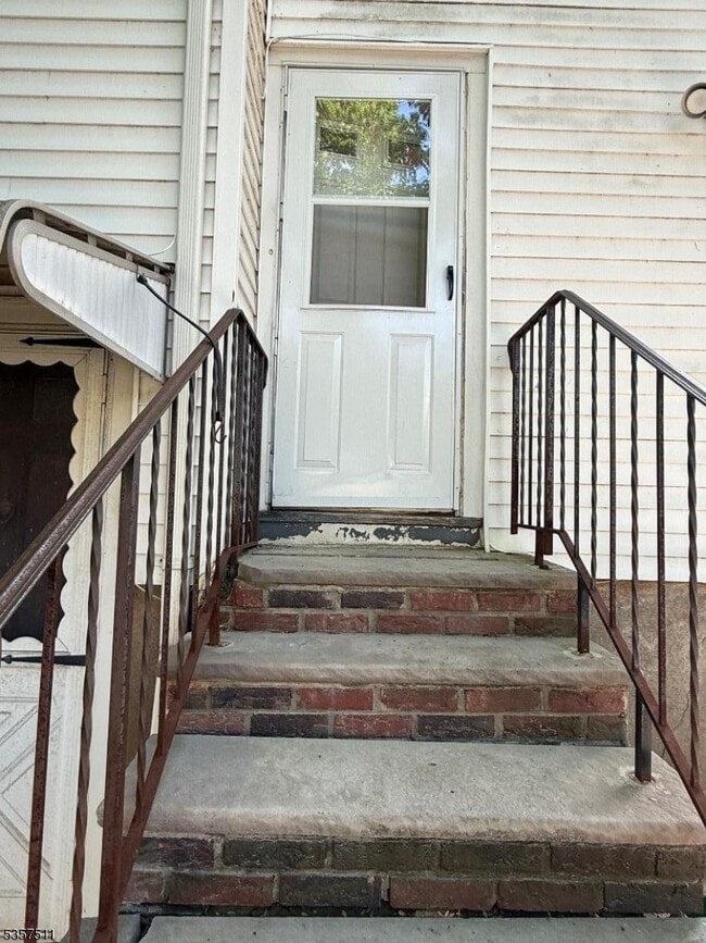 Building Photo - 36 Malvern Pl