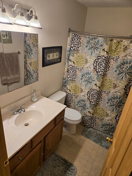 Building Photo - 541 Kramer Ln