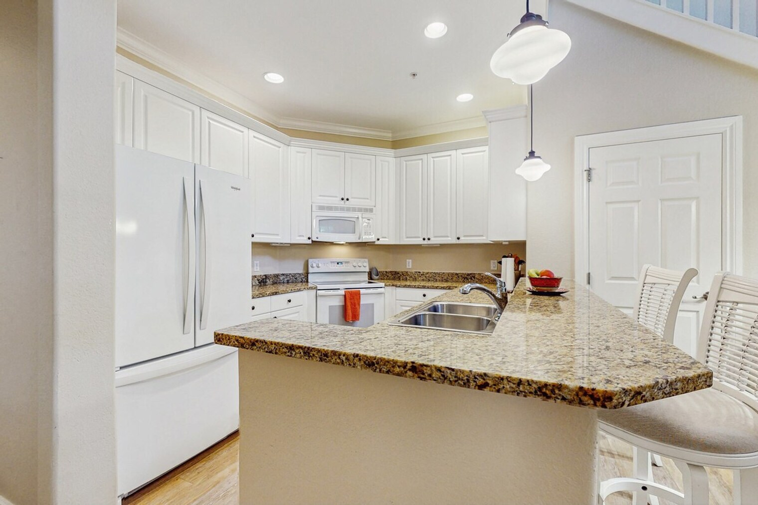 Building Photo - 9115 Capistrano St S