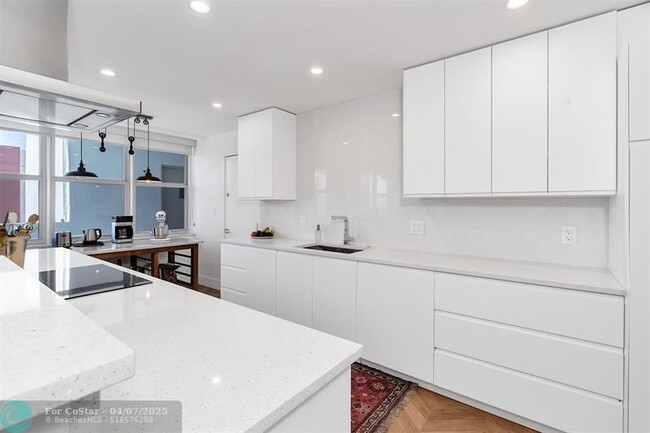 Building Photo - 1390 S Ocean Blvd