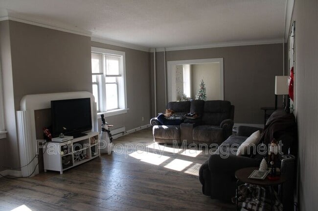 Building Photo - 130 Parsons St