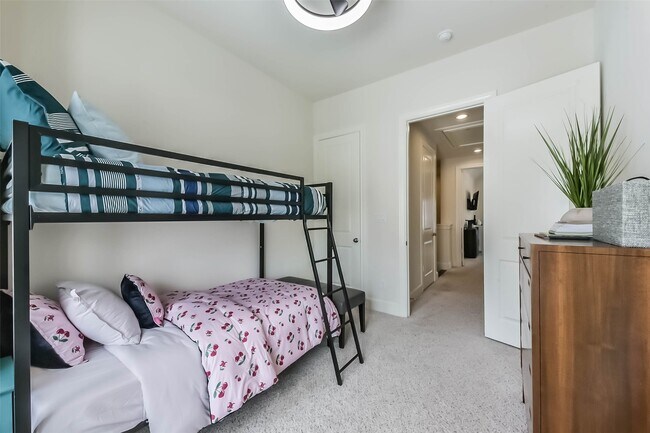 Building Photo - 9450 London Bridge Station