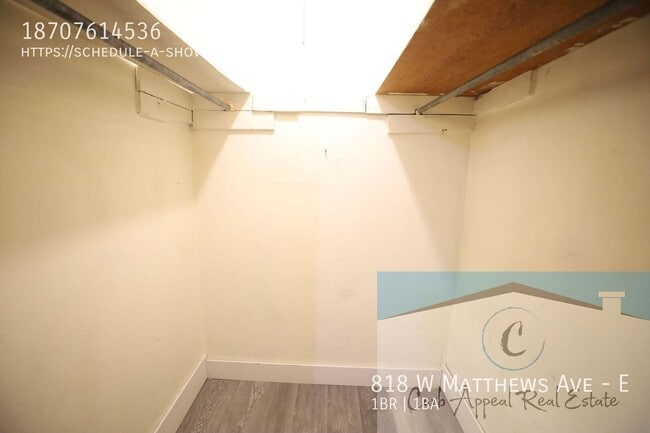Building Photo - 818 W Matthews Ave