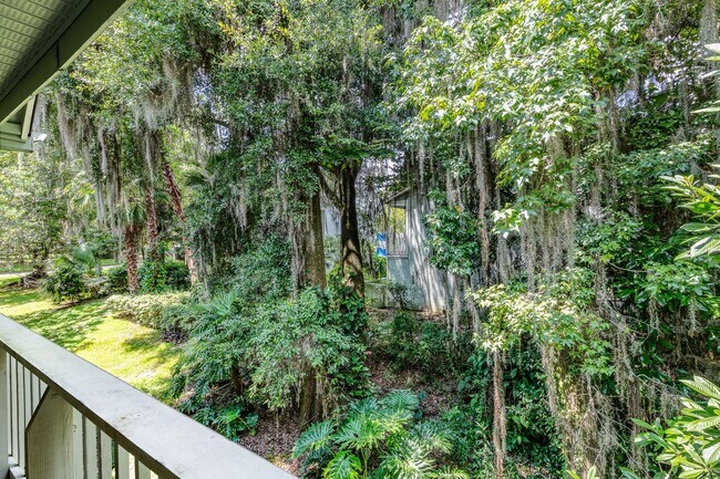 Building Photo - 2 Bedroom, 2.5 Bath Townhome In SW Pickwick Park