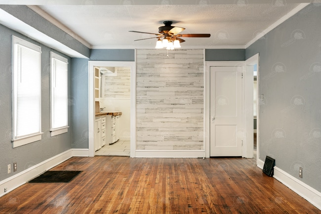 Building Photo - Charming and cozy house in historic East S...